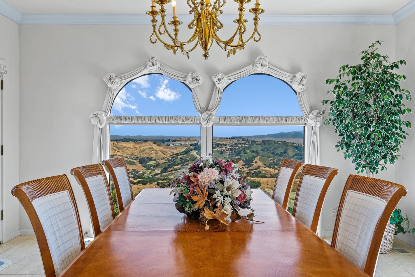 Detail Gallery Image 9 of 29 For 25611 Whip Rd, Monterey,  CA 93940 - 4 Beds | 3/1 Baths