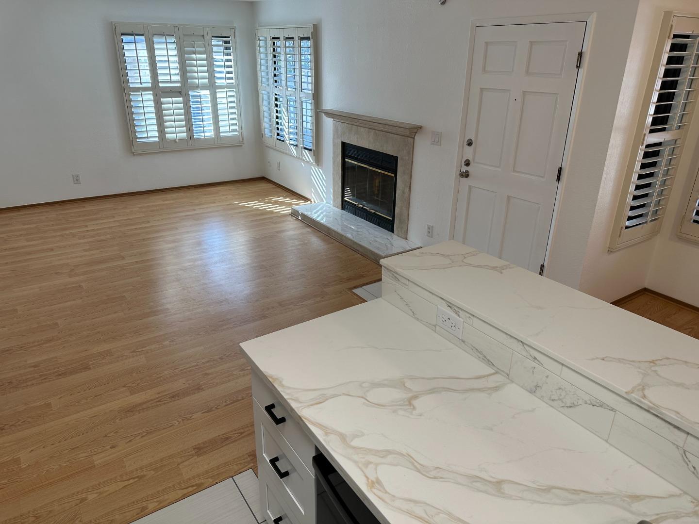 Detail Gallery Image 10 of 48 For 808 Red Leaf Ct, San Francisco,  CA 94134 - 2 Beds | 2 Baths