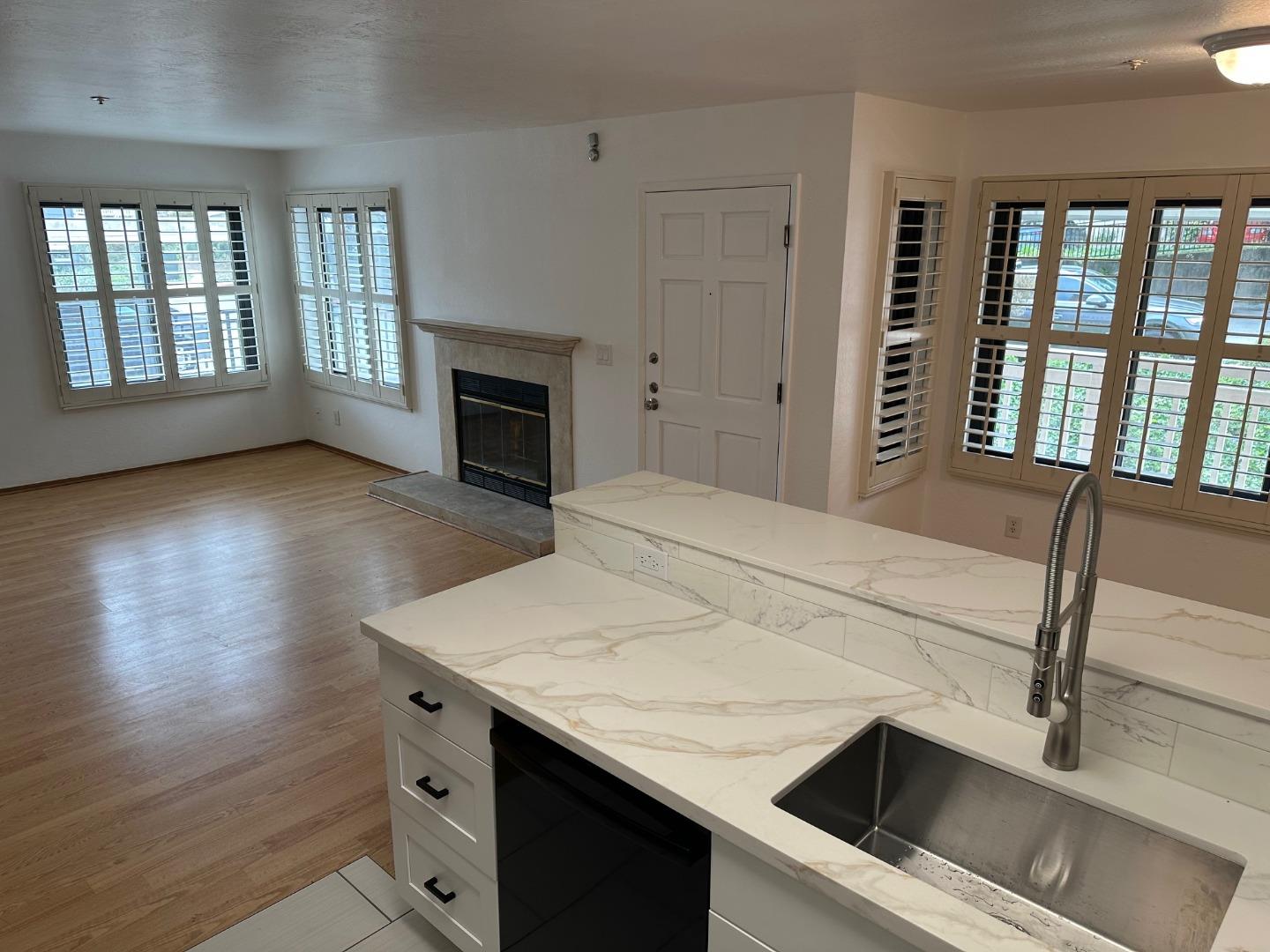 Detail Gallery Image 16 of 48 For 808 Red Leaf Ct, San Francisco,  CA 94134 - 2 Beds | 2 Baths