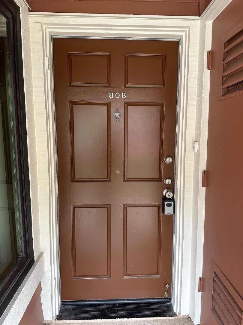 Detail Gallery Image 4 of 48 For 808 Red Leaf Ct, San Francisco,  CA 94134 - 2 Beds | 2 Baths