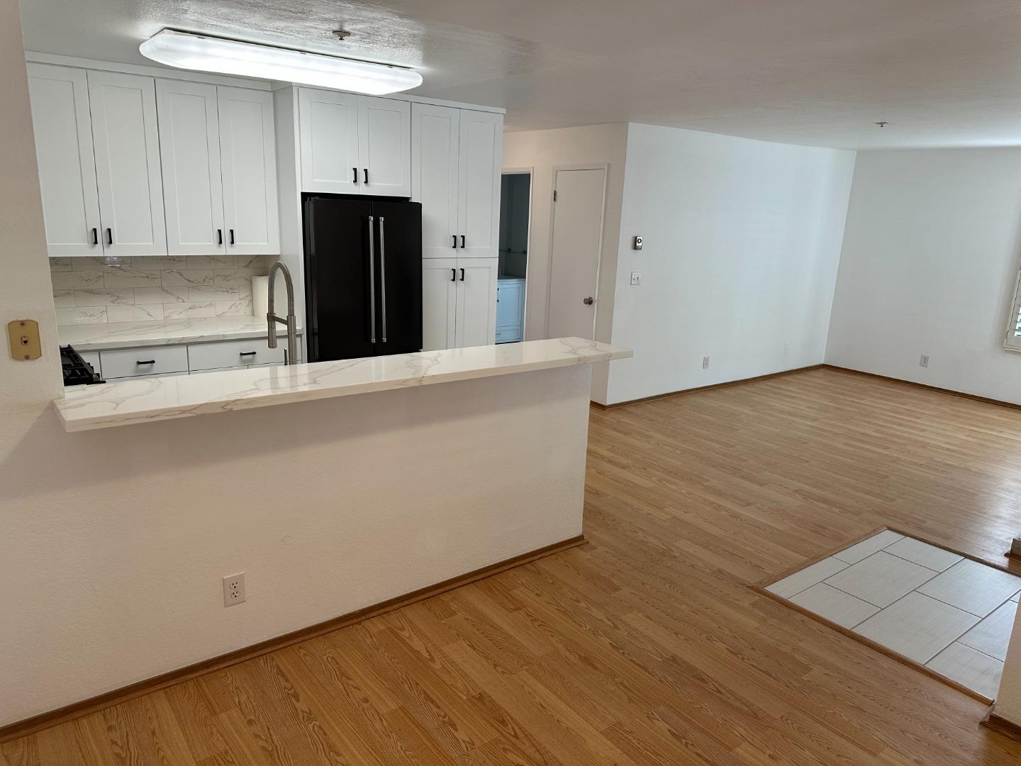 Detail Gallery Image 8 of 48 For 808 Red Leaf Ct, San Francisco,  CA 94134 - 2 Beds | 2 Baths