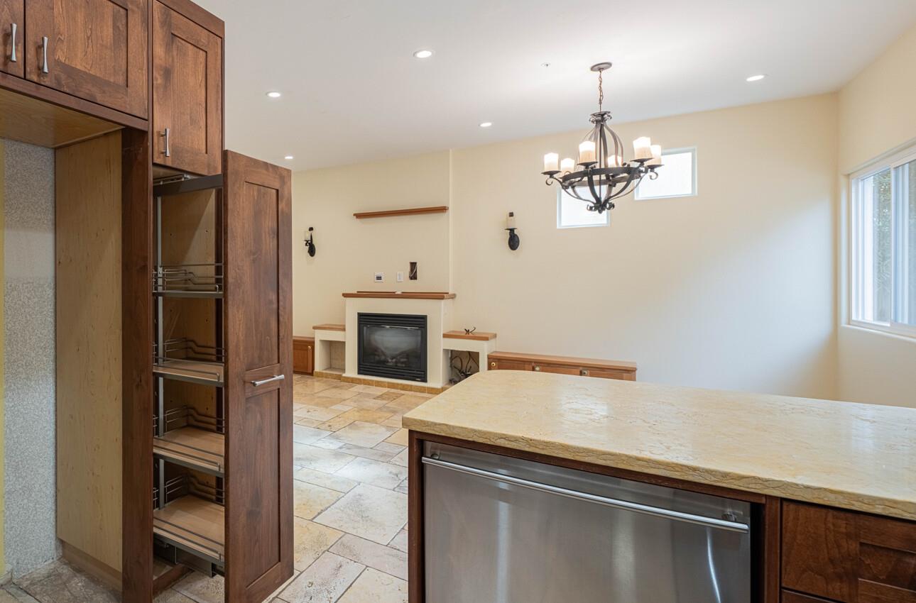 Detail Gallery Image 13 of 32 For 18050 Stonehaven, Salinas,  CA 93908 - 3 Beds | 2/1 Baths