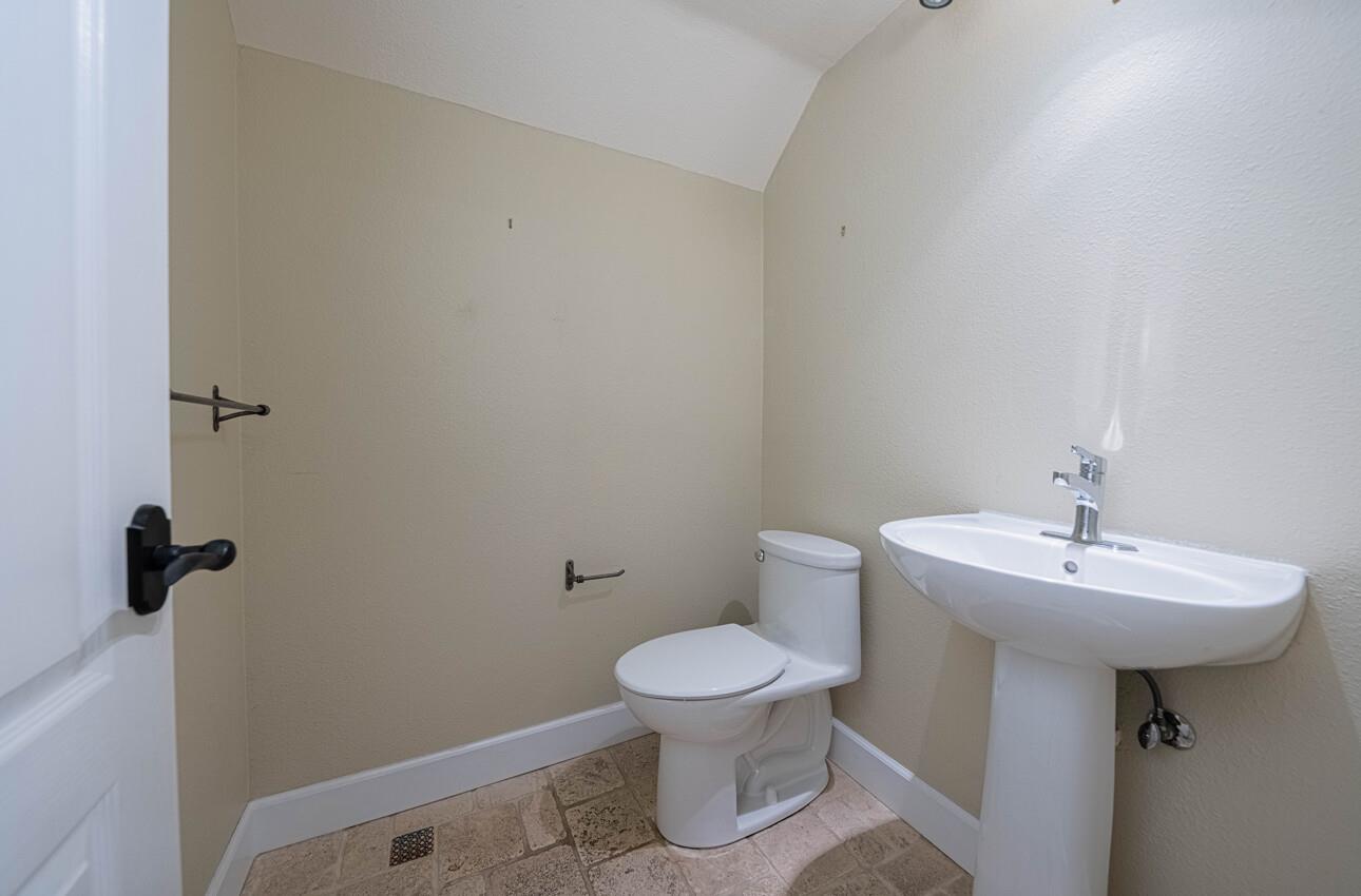 Detail Gallery Image 22 of 32 For 18050 Stonehaven, Salinas,  CA 93908 - 3 Beds | 2/1 Baths