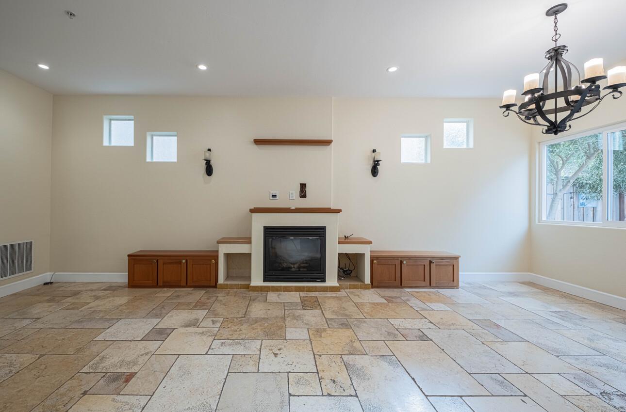 Detail Gallery Image 8 of 32 For 18050 Stonehaven, Salinas,  CA 93908 - 3 Beds | 2/1 Baths