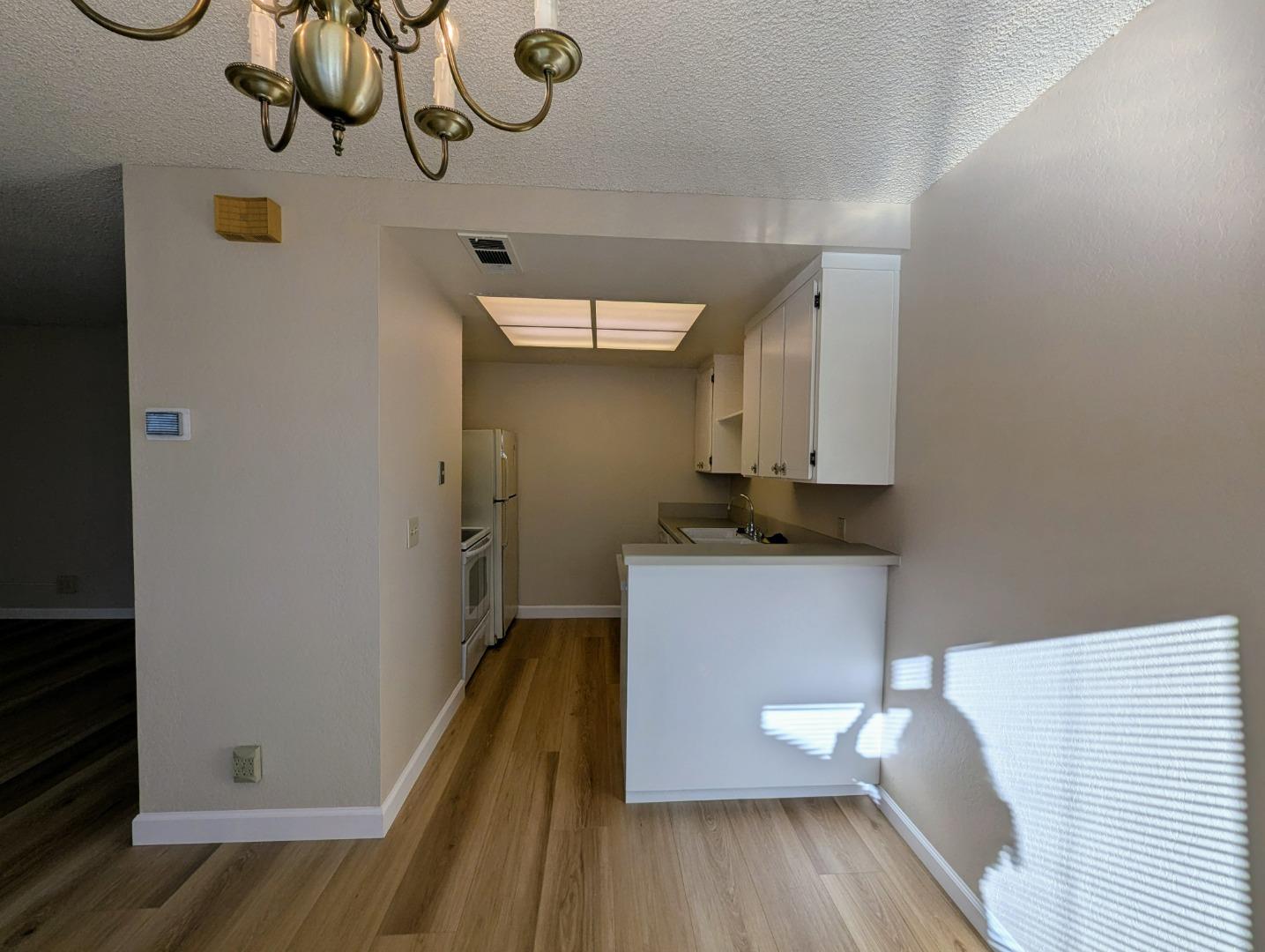 Detail Gallery Image 6 of 22 For 6091 Montgomery Ct, San Jose,  CA 95135 - 1 Beds | 1 Baths