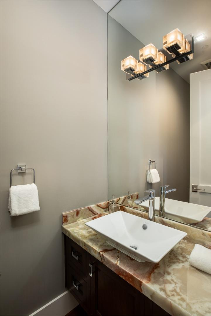 Detail Gallery Image 12 of 39 For 740 Windsor Dr, Menlo Park,  CA 94025 - 6 Beds | 5/2 Baths