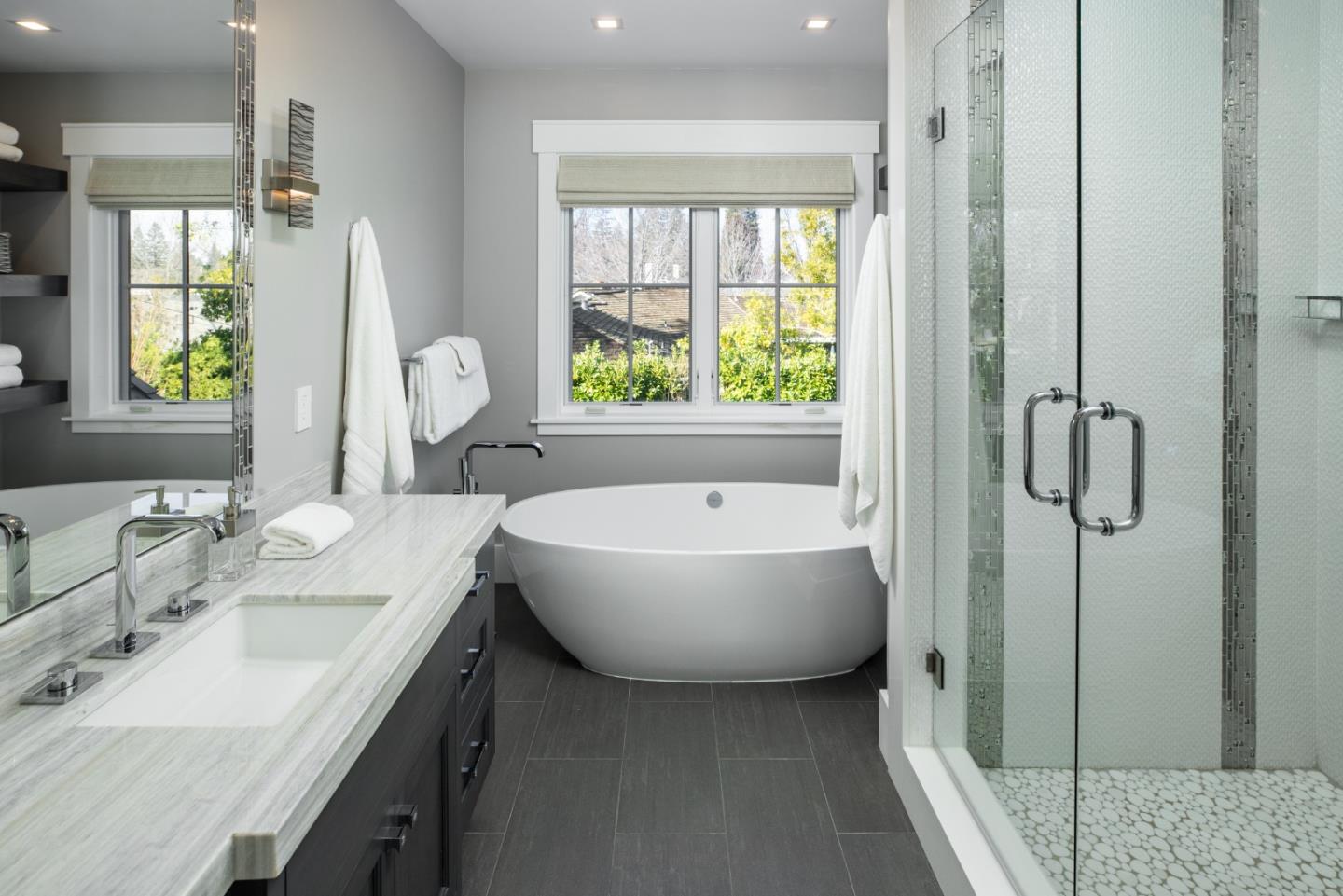 Detail Gallery Image 17 of 39 For 740 Windsor Dr, Menlo Park,  CA 94025 - 6 Beds | 5/2 Baths