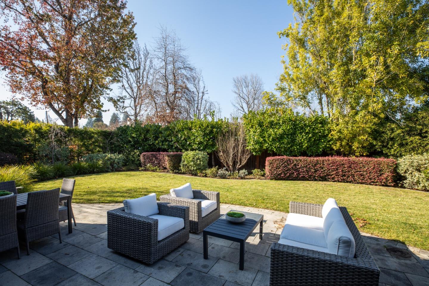 Detail Gallery Image 32 of 39 For 740 Windsor Dr, Menlo Park,  CA 94025 - 6 Beds | 5/2 Baths