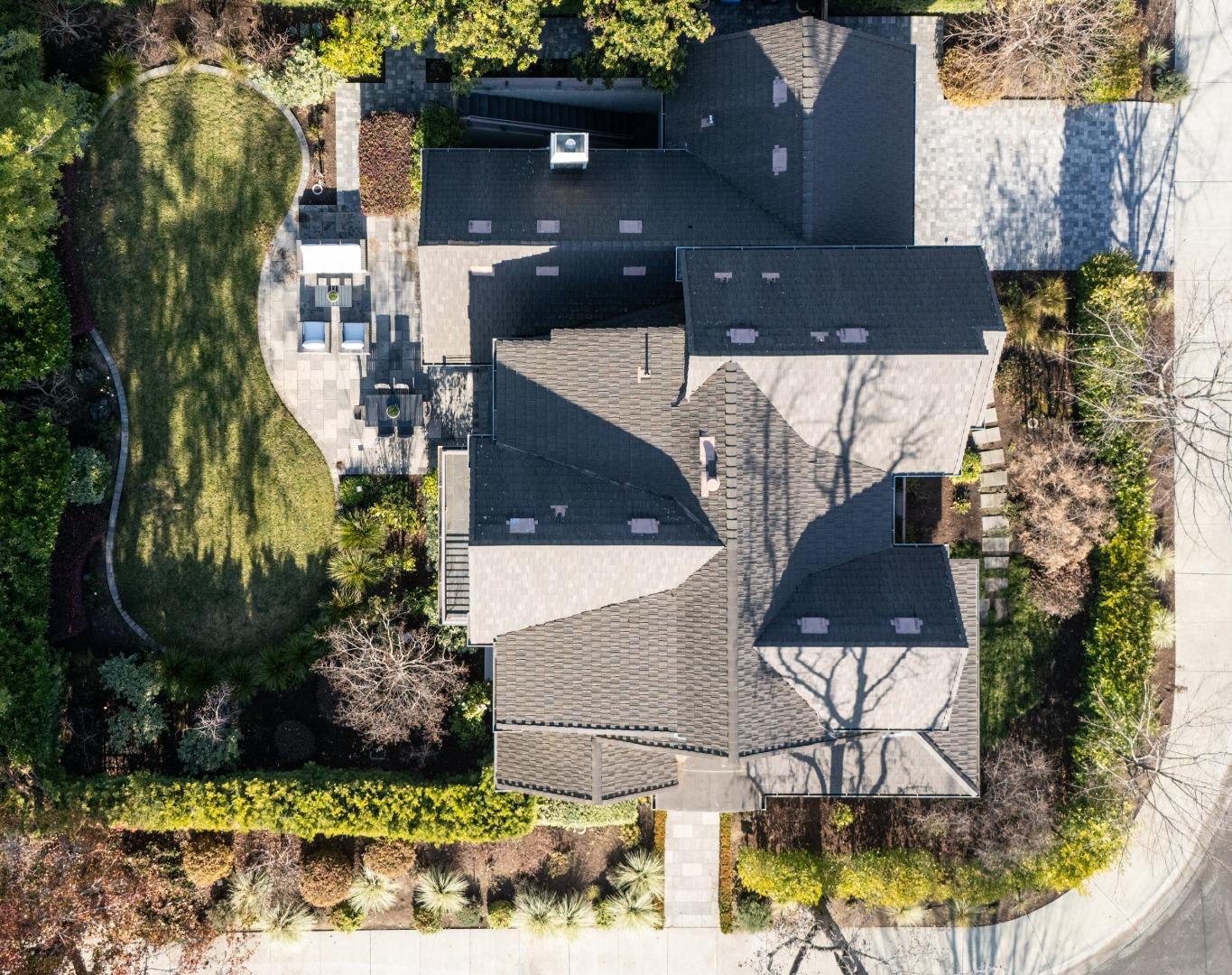 Detail Gallery Image 36 of 39 For 740 Windsor Dr, Menlo Park,  CA 94025 - 6 Beds | 5/2 Baths