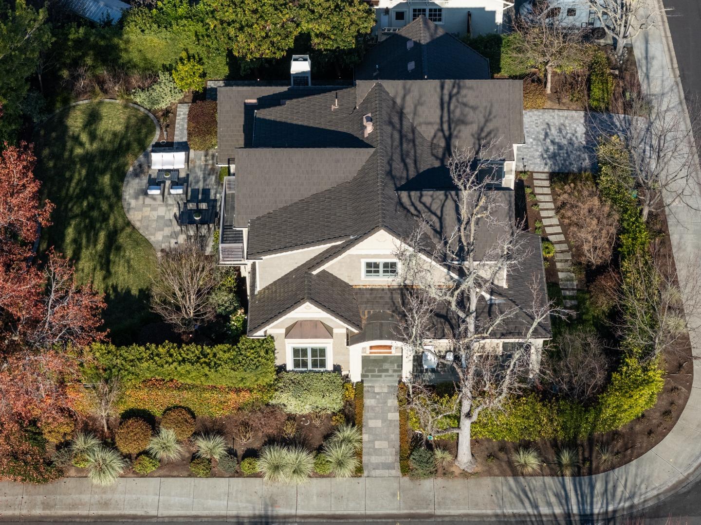 Detail Gallery Image 39 of 39 For 740 Windsor Dr, Menlo Park,  CA 94025 - 6 Beds | 5/2 Baths