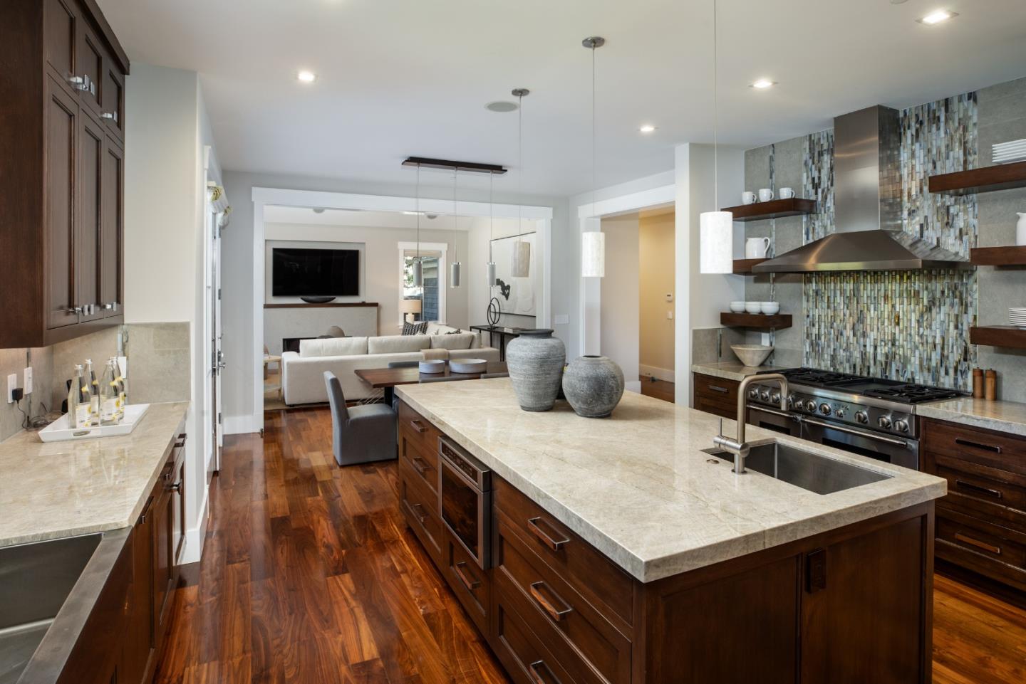 Detail Gallery Image 9 of 39 For 740 Windsor Dr, Menlo Park,  CA 94025 - 6 Beds | 5/2 Baths