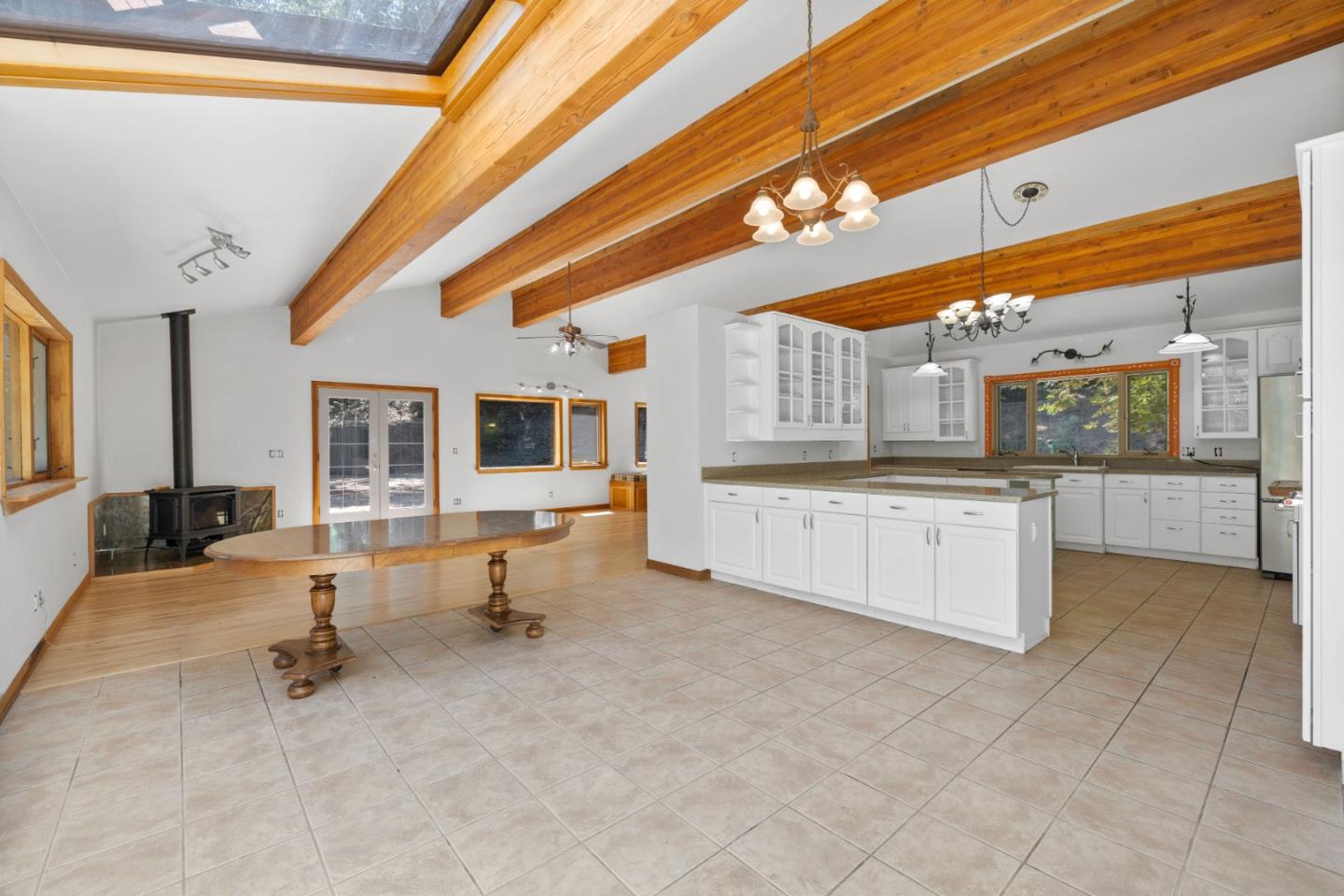 Detail Gallery Image 16 of 56 For 19850 Skyline Blvd, Los Gatos,  CA 95033 - 3 Beds | 2/1 Baths