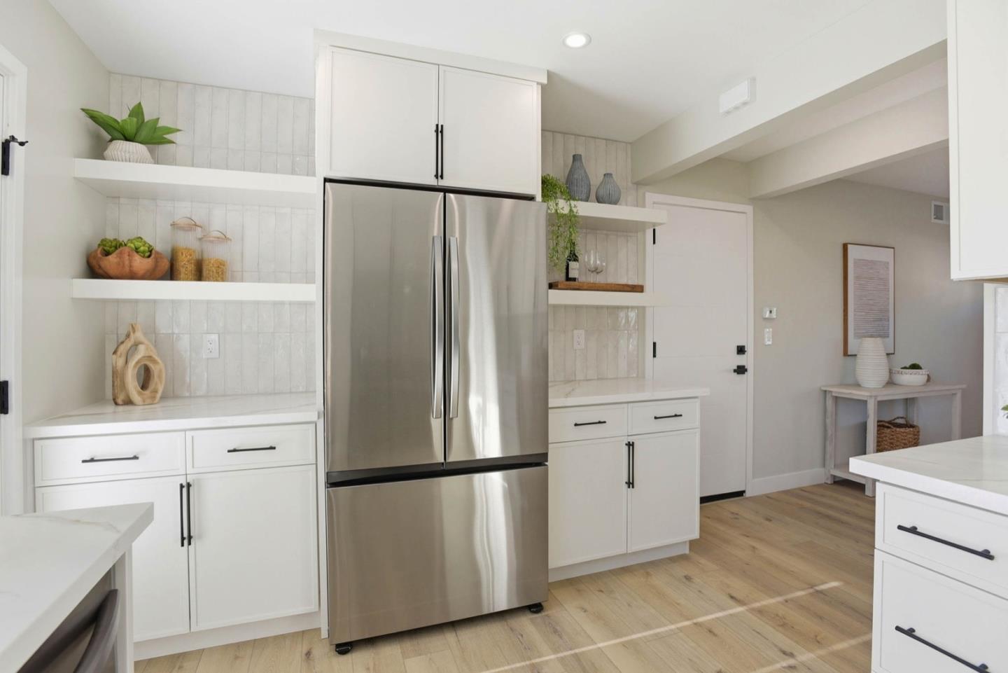 Detail Gallery Image 14 of 48 For 704 Claridge Dr, Pacifica,  CA 94044 - 3 Beds | 3 Baths