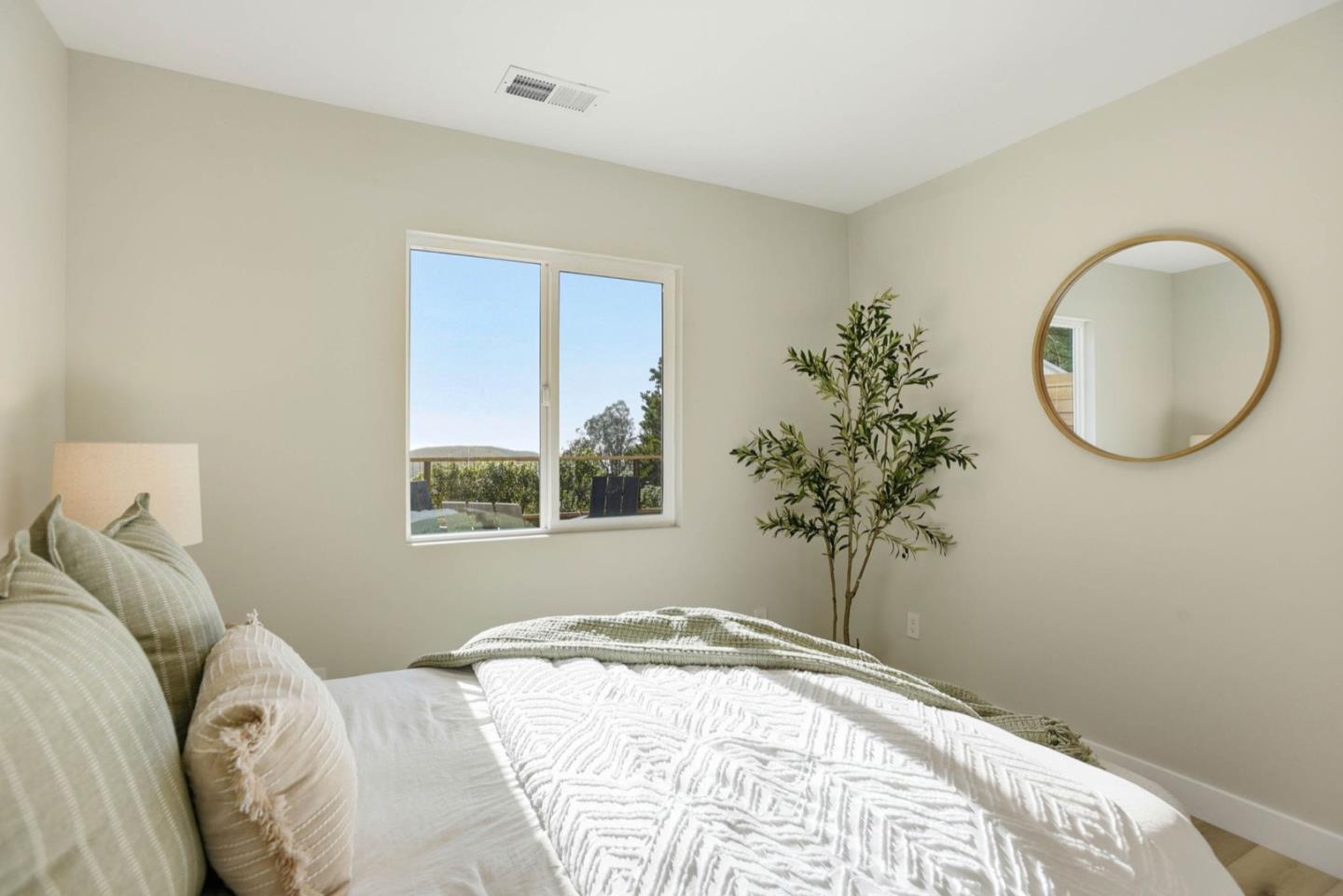 Detail Gallery Image 26 of 48 For 704 Claridge Dr, Pacifica,  CA 94044 - 3 Beds | 3 Baths