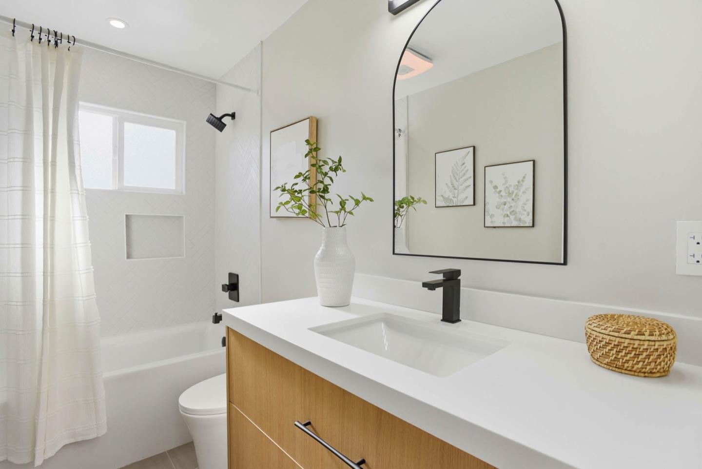 Detail Gallery Image 34 of 48 For 704 Claridge Dr, Pacifica,  CA 94044 - 3 Beds | 3 Baths