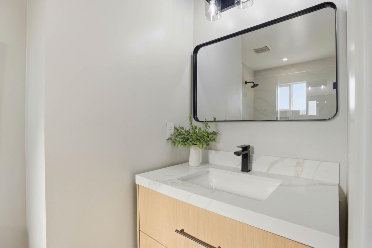 Detail Gallery Image 38 of 48 For 704 Claridge Dr, Pacifica,  CA 94044 - 3 Beds | 3 Baths