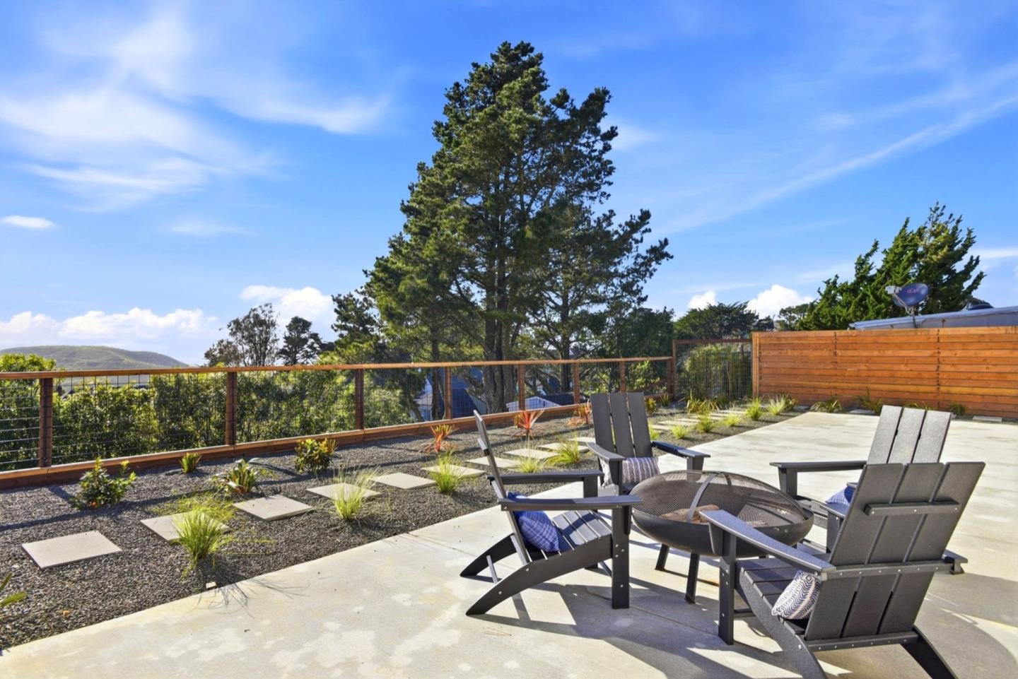 Detail Gallery Image 44 of 48 For 704 Claridge Dr, Pacifica,  CA 94044 - 3 Beds | 3 Baths