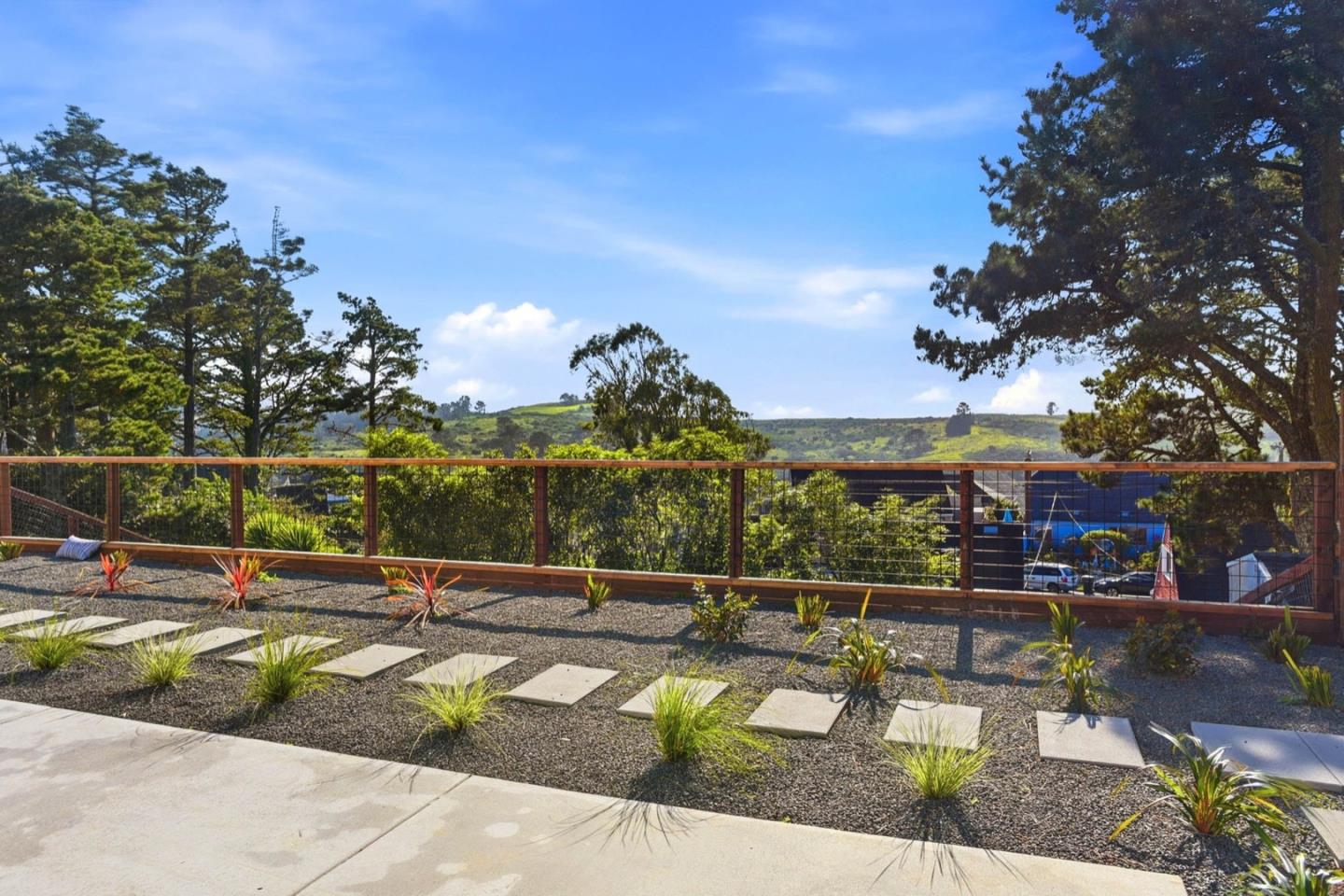 Detail Gallery Image 46 of 48 For 704 Claridge Dr, Pacifica,  CA 94044 - 3 Beds | 3 Baths