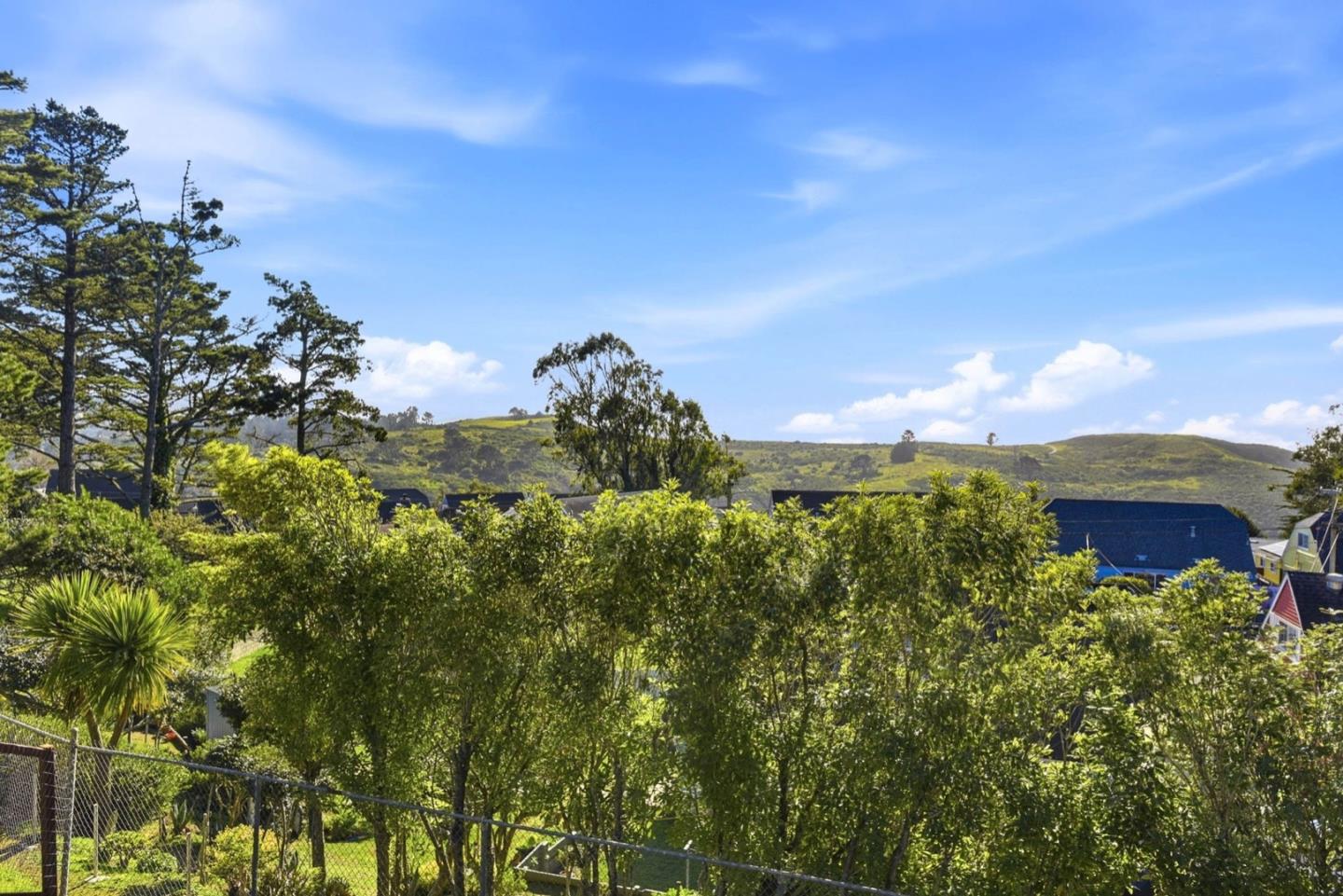 Detail Gallery Image 47 of 48 For 704 Claridge Dr, Pacifica,  CA 94044 - 3 Beds | 3 Baths