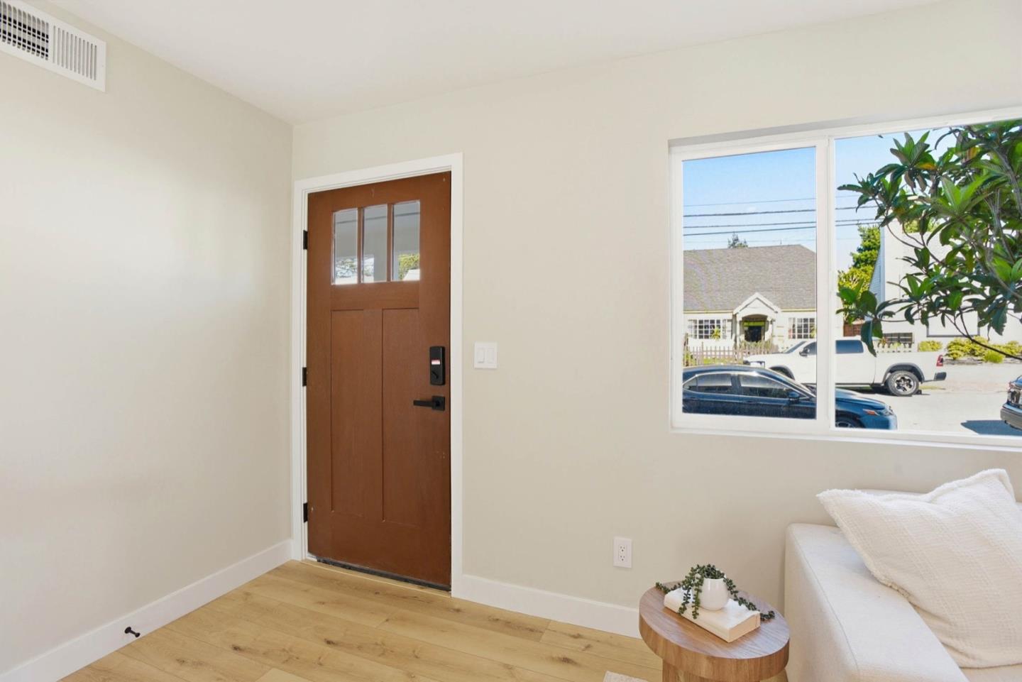 Detail Gallery Image 7 of 48 For 704 Claridge Dr, Pacifica,  CA 94044 - 3 Beds | 3 Baths