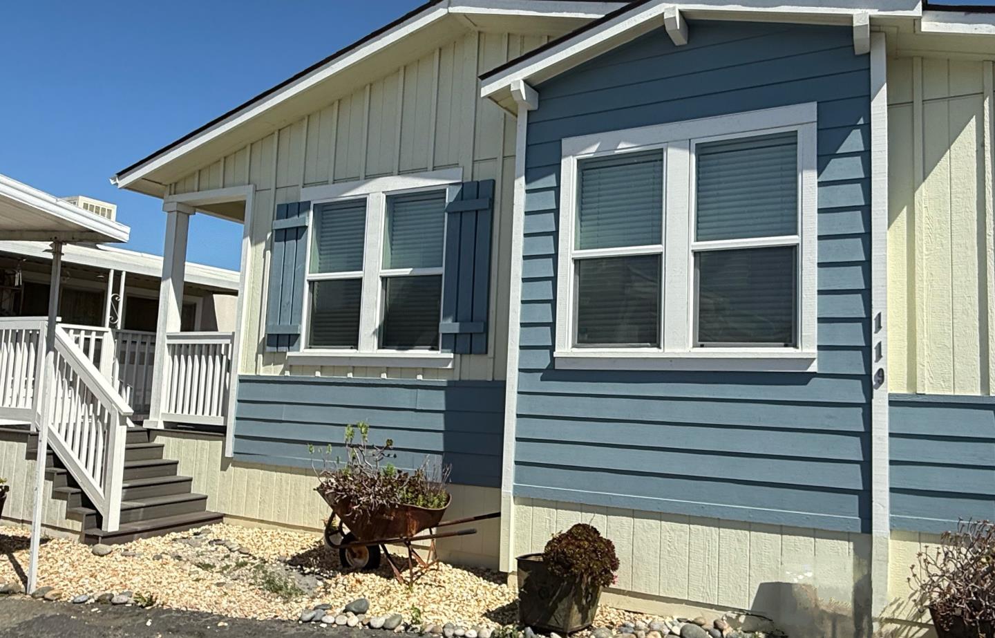 Front Image Thumbnail for ML82031981