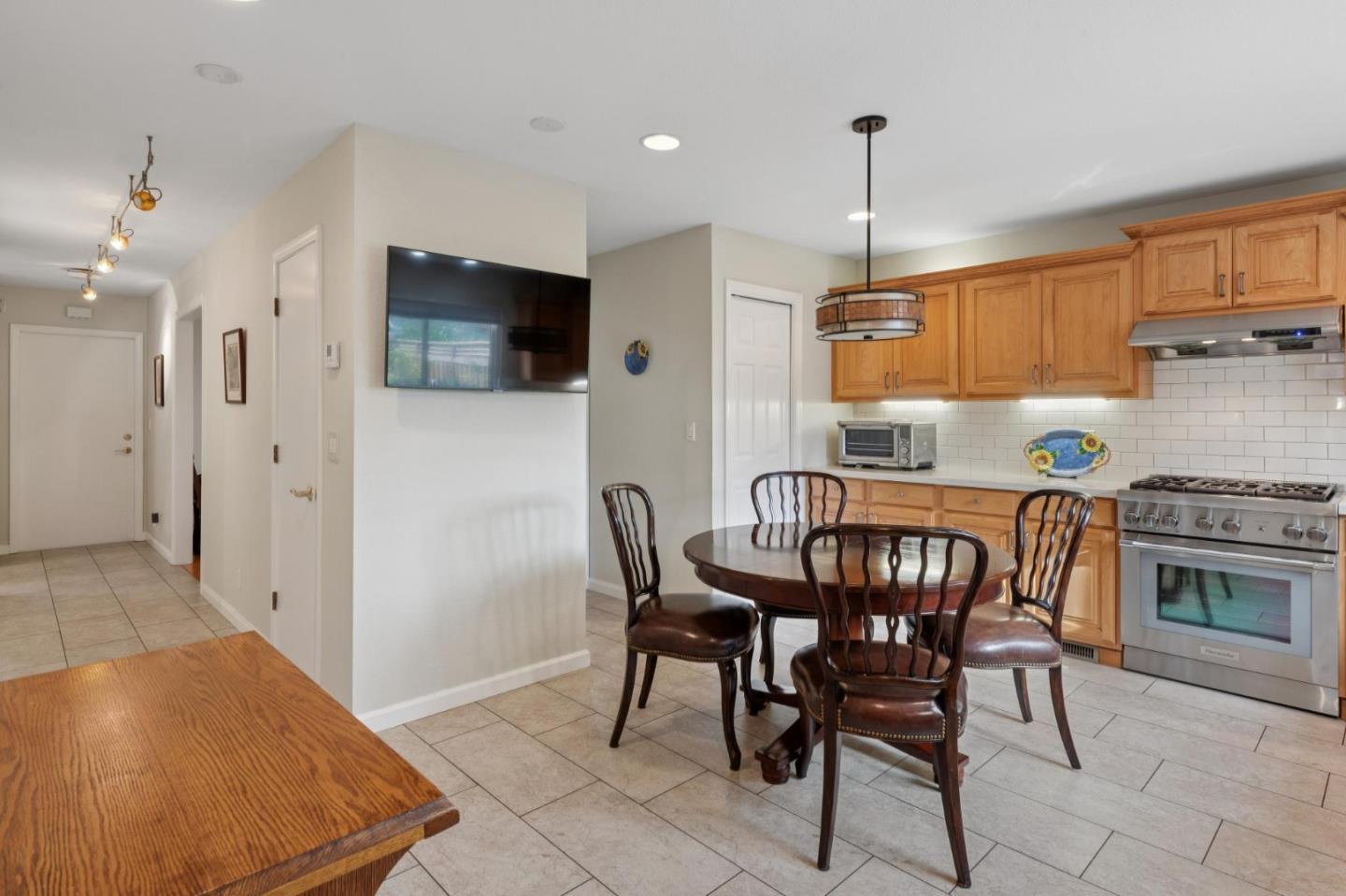 Detail Gallery Image 15 of 40 For 336 Miramontes Ave, Half Moon Bay,  CA 94019 - 4 Beds | 2/1 Baths