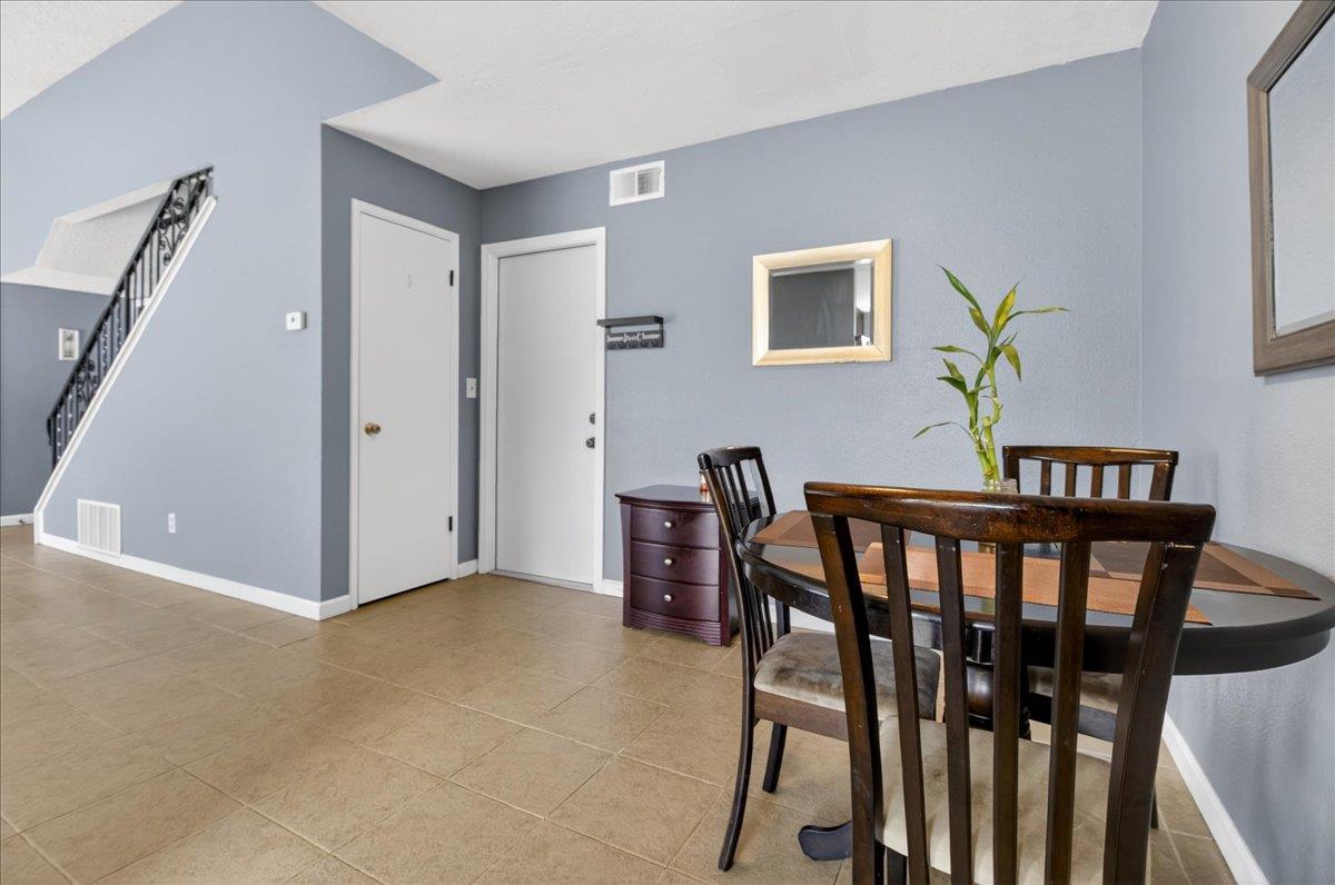 Detail Gallery Image 11 of 34 For 561 Powell St, Salinas,  CA 93907 - 3 Beds | 2 Baths