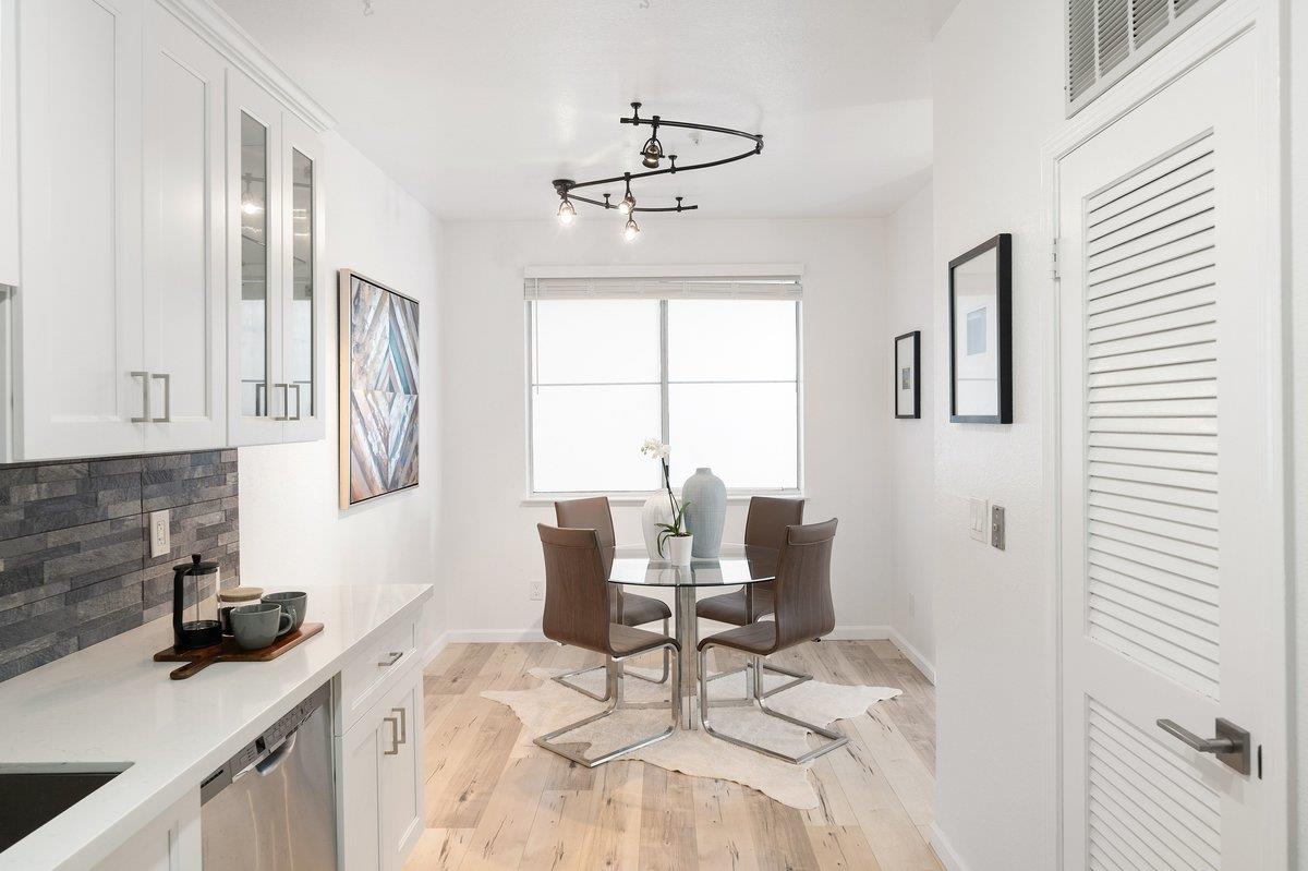 Detail Gallery Image 17 of 33 For 453 Cork Harbour Cir #E,  Redwood City,  CA 94065 - 1 Beds | 1 Baths