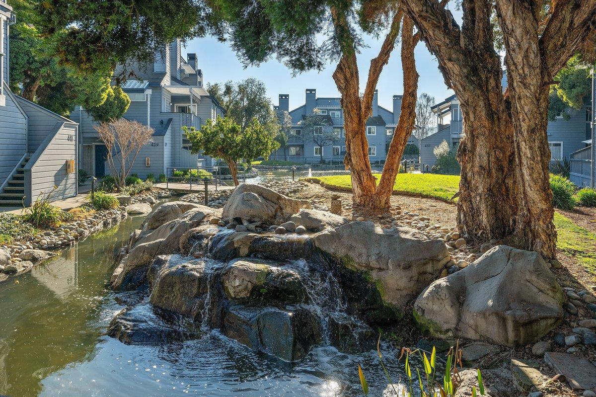 Detail Gallery Image 32 of 33 For 453 Cork Harbour Cir #E,  Redwood City,  CA 94065 - 1 Beds | 1 Baths