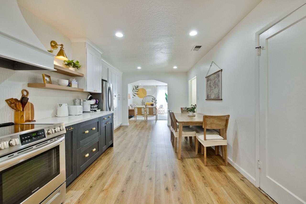 Detail Gallery Image 17 of 51 For 732 N Redwood Ave, San Jose,  CA 95128 - 3 Beds | 1/1 Baths