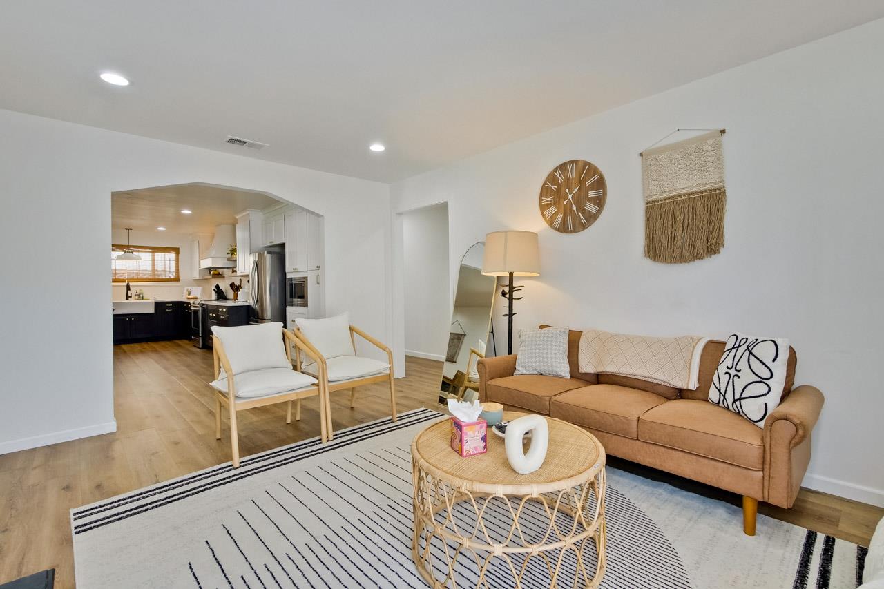 Detail Gallery Image 9 of 51 For 732 N Redwood Ave, San Jose,  CA 95128 - 3 Beds | 1/1 Baths