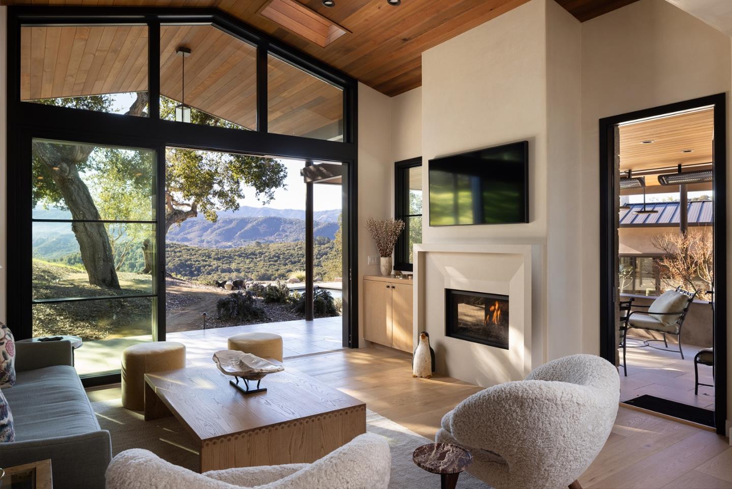 Detail Gallery Image 4 of 41 For 71 Este Canada, Carmel,  CA 93923 - 7 Beds | 7/1 Baths