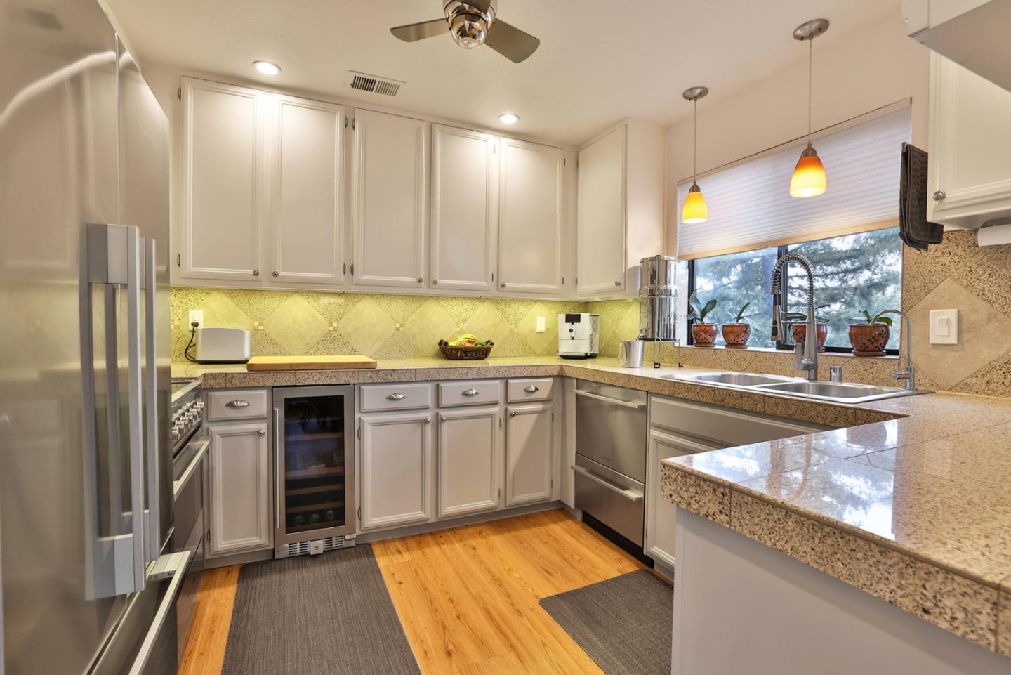 Detail Gallery Image 10 of 27 For 47 Dot Ave #D,  Campbell,  CA 95008 - 2 Beds | 2 Baths