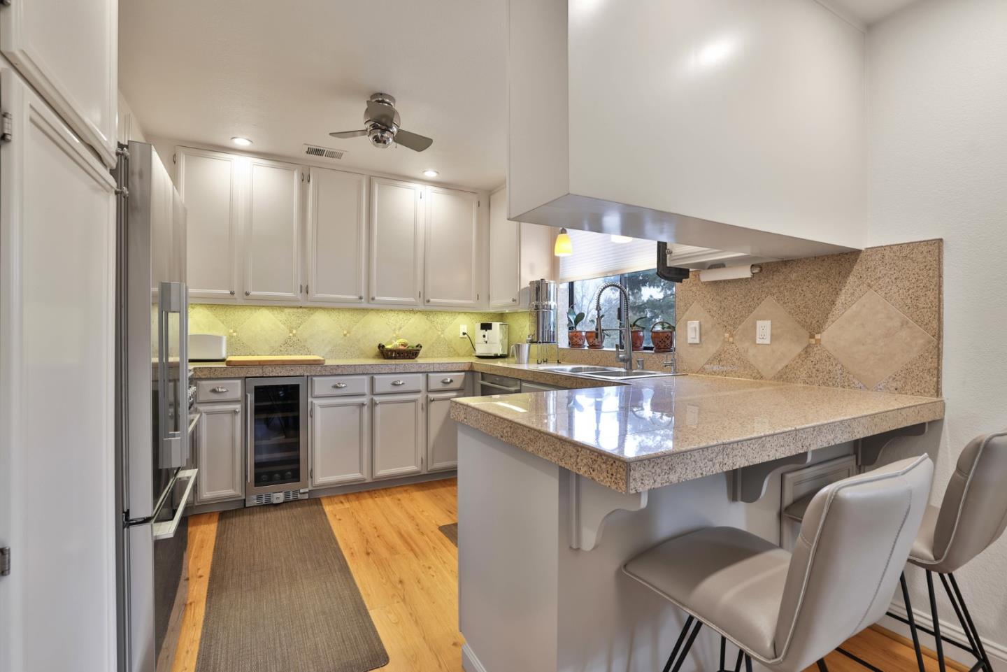 Detail Gallery Image 8 of 27 For 47 Dot Ave #D,  Campbell,  CA 95008 - 2 Beds | 2 Baths