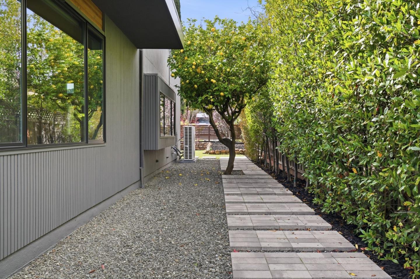 Detail Gallery Image 40 of 49 For 1617 Corte via, Los Altos,  CA 94024 - 4 Beds | 3 Baths