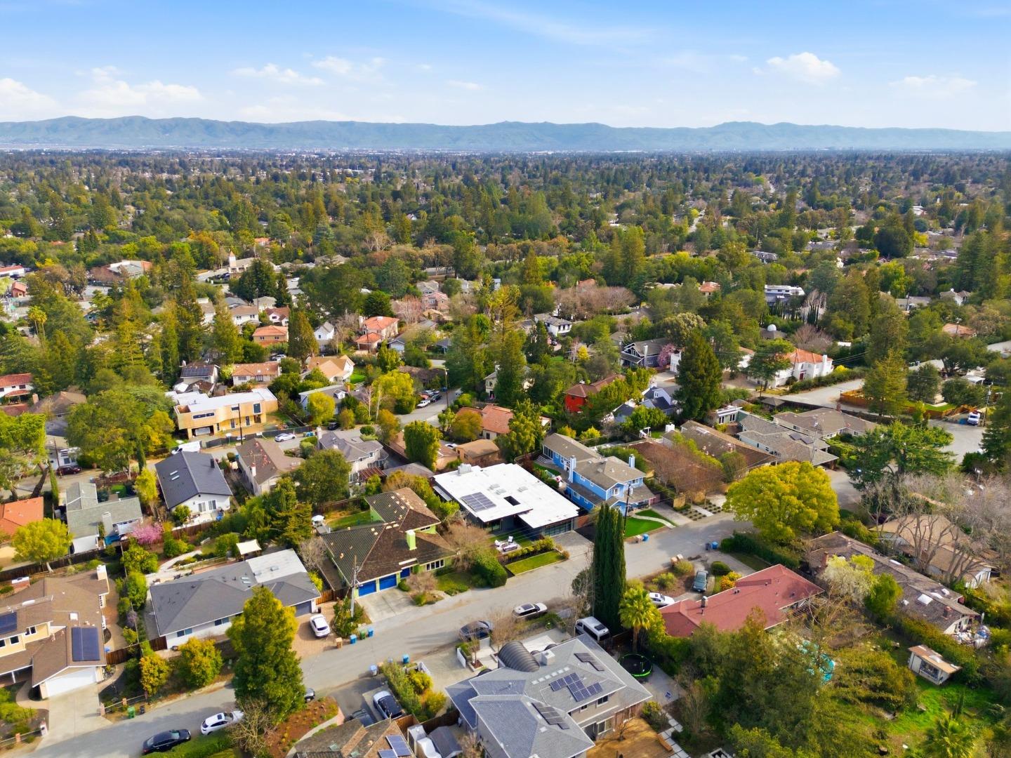Detail Gallery Image 45 of 49 For 1617 Corte via, Los Altos,  CA 94024 - 4 Beds | 3 Baths