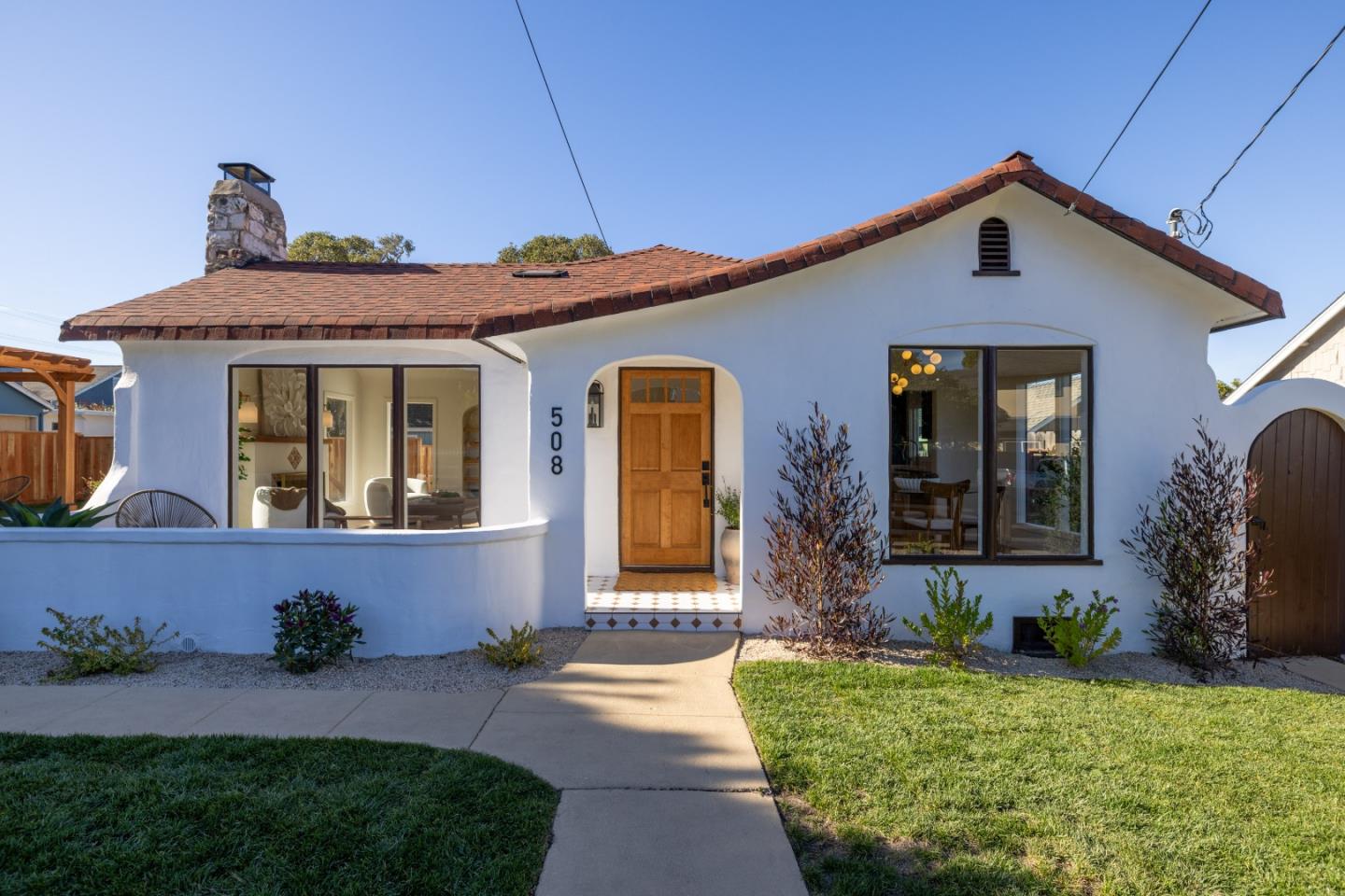 Detail Gallery Image 2 of 20 For 508 4th St, Pacific Grove,  CA 93950 - 2 Beds | 2 Baths