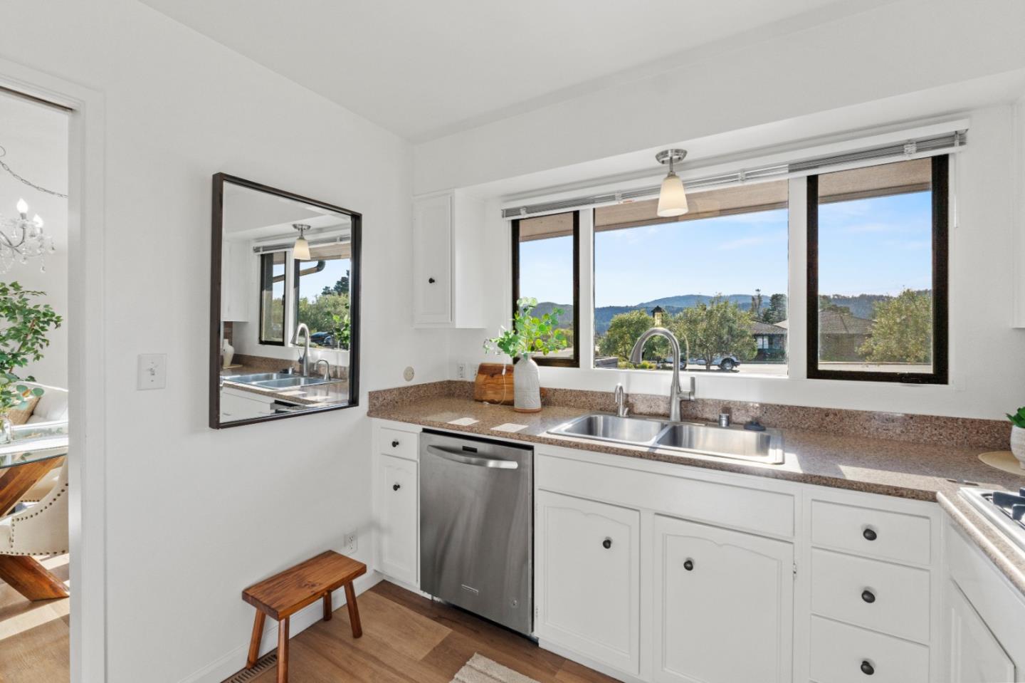 Detail Gallery Image 11 of 33 For 212 Del Mesa Carmel, Carmel,  CA 93923 - 1 Beds | 1 Baths