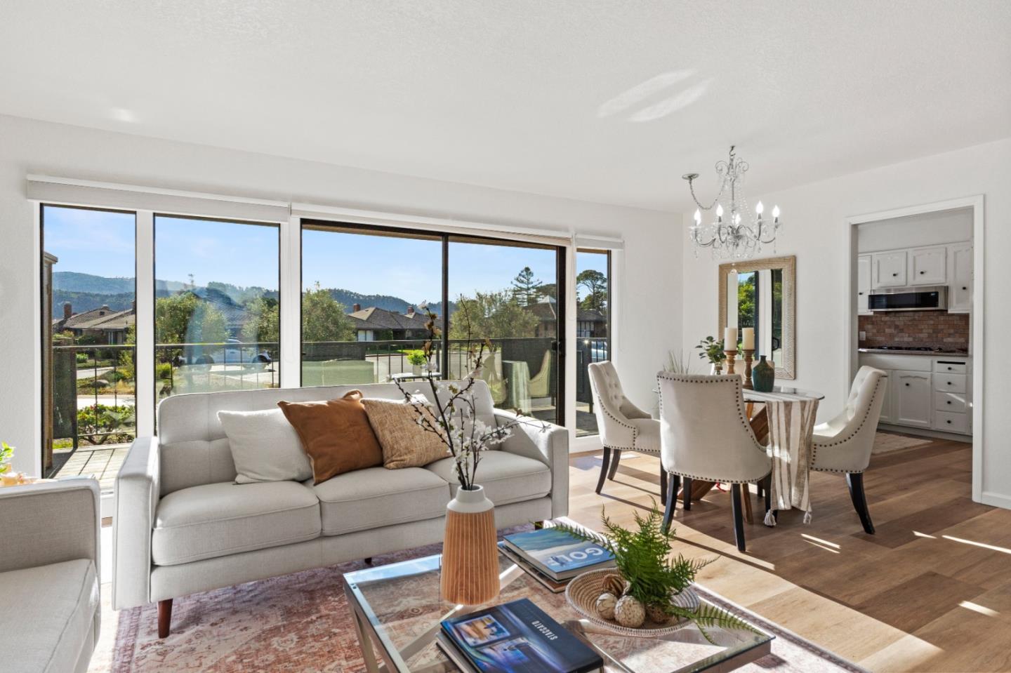 Detail Gallery Image 4 of 33 For 212 Del Mesa Carmel, Carmel,  CA 93923 - 1 Beds | 1 Baths