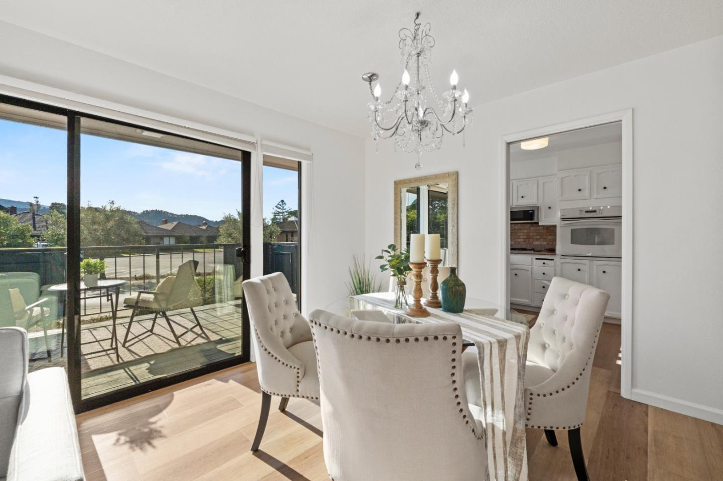 Detail Gallery Image 5 of 33 For 212 Del Mesa Carmel, Carmel,  CA 93923 - 1 Beds | 1 Baths