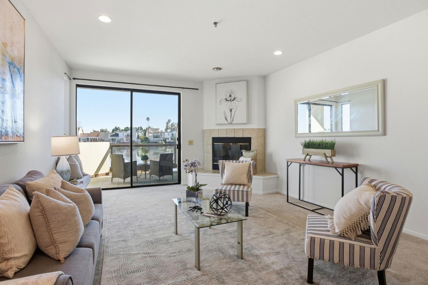 Detail Gallery Image 4 of 38 For 139 Shorebird Cir, Redwood City,  CA 94065 - 1 Beds | 1 Baths