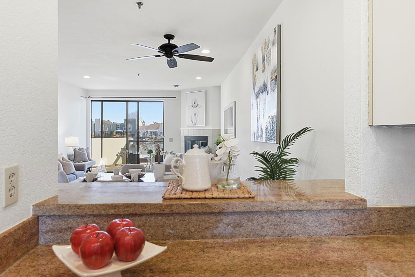 Detail Gallery Image 5 of 38 For 139 Shorebird Cir, Redwood City,  CA 94065 - 1 Beds | 1 Baths