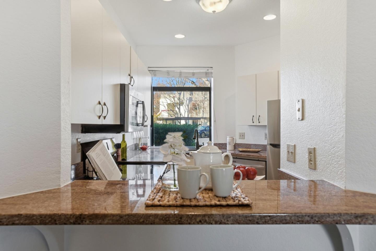 Detail Gallery Image 8 of 38 For 139 Shorebird Cir, Redwood City,  CA 94065 - 1 Beds | 1 Baths