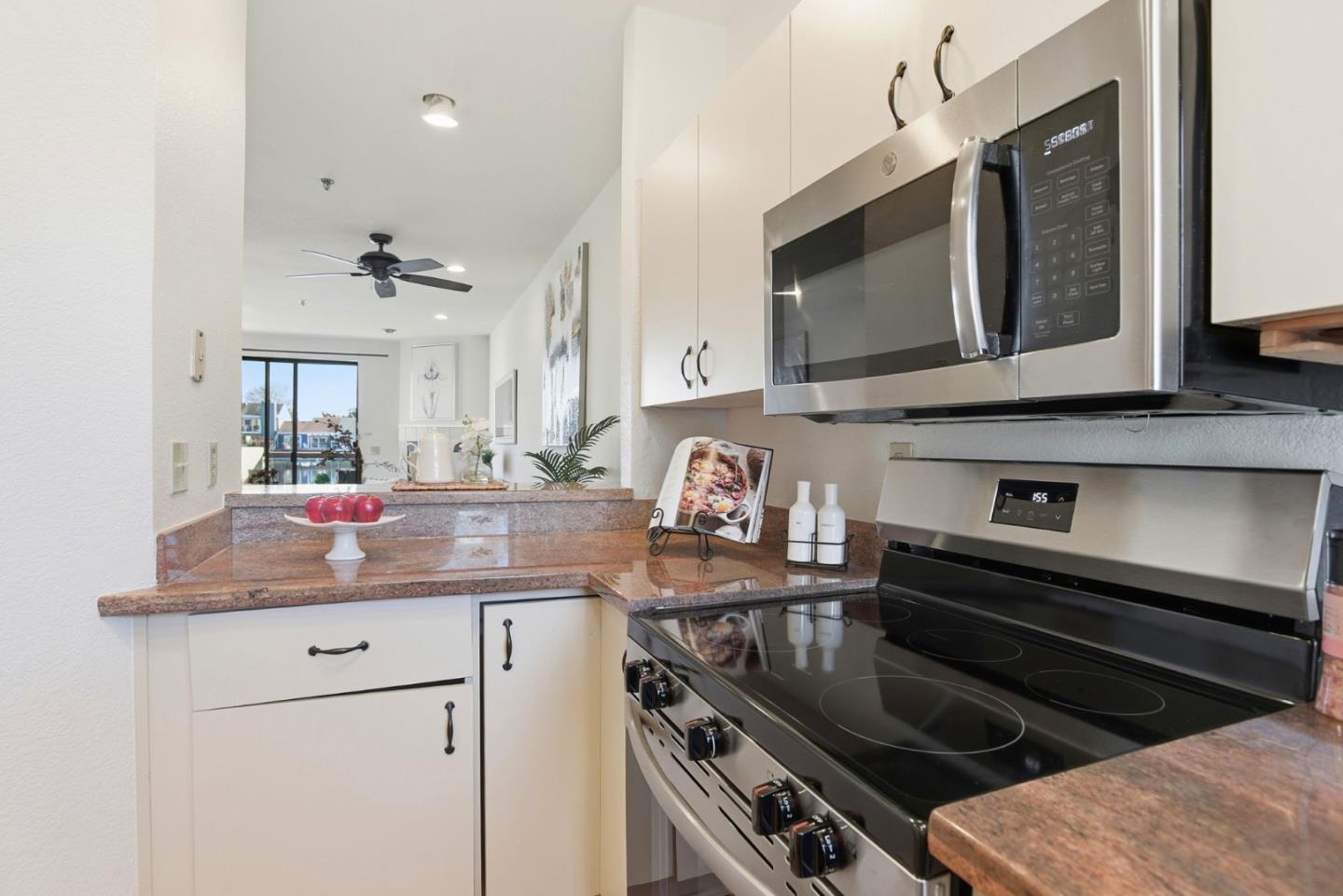 Detail Gallery Image 9 of 38 For 139 Shorebird Cir, Redwood City,  CA 94065 - 1 Beds | 1 Baths