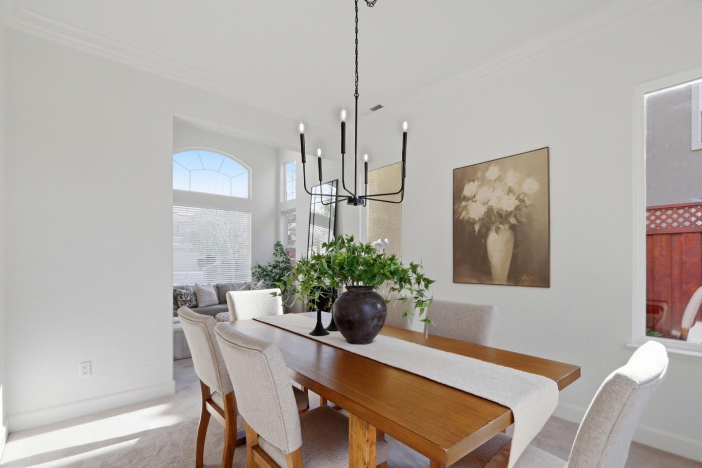 Detail Gallery Image 14 of 73 For 18431 Carmelo Ct, Morgan Hill,  CA 95037 - 5 Beds | 3 Baths