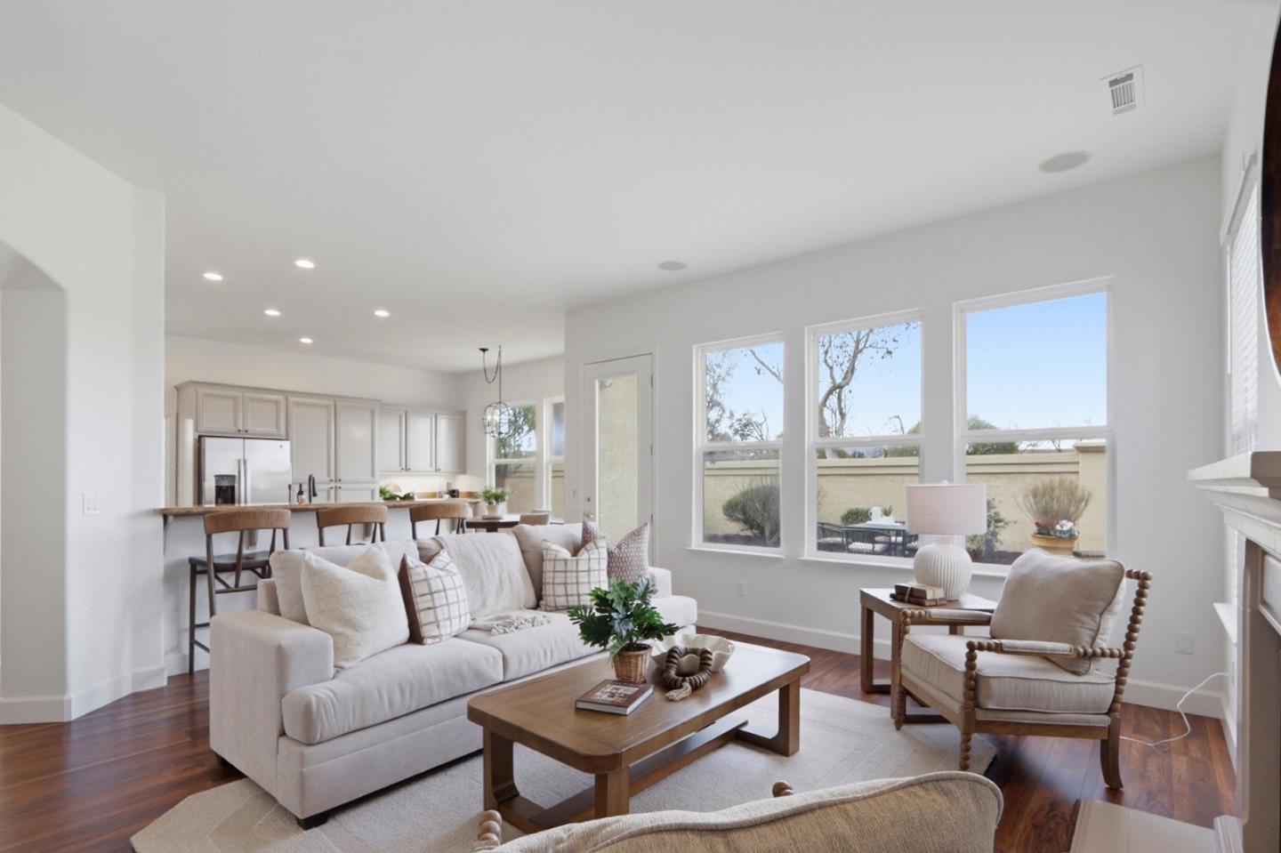 Detail Gallery Image 15 of 73 For 18431 Carmelo Ct, Morgan Hill,  CA 95037 - 5 Beds | 3 Baths