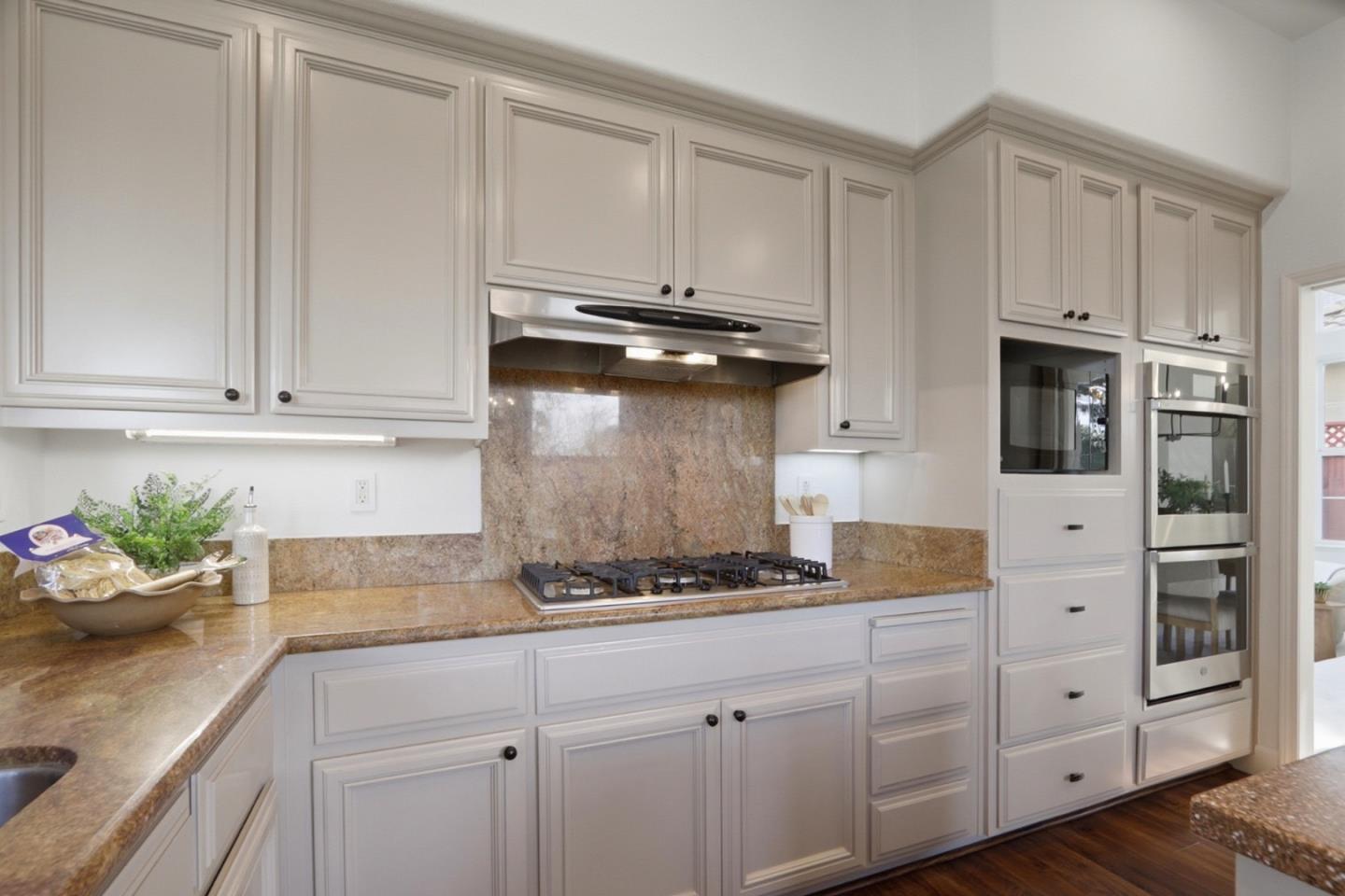 Detail Gallery Image 22 of 73 For 18431 Carmelo Ct, Morgan Hill,  CA 95037 - 5 Beds | 3 Baths