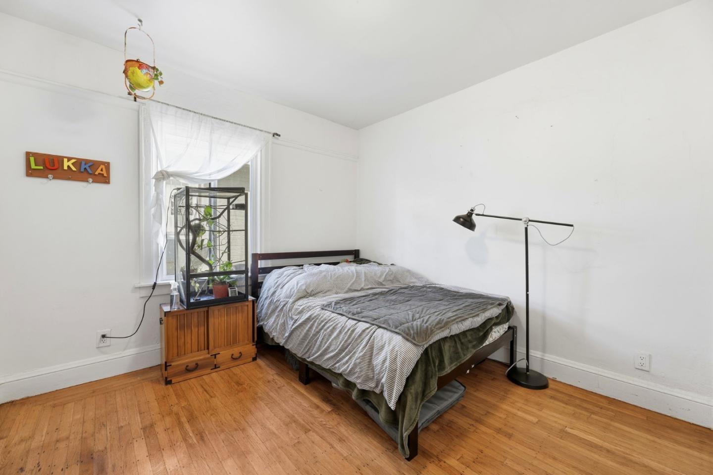 Detail Gallery Image 15 of 22 For 1000 81st Ave, Oakland,  CA 94621 - 2 Beds | 1 Baths