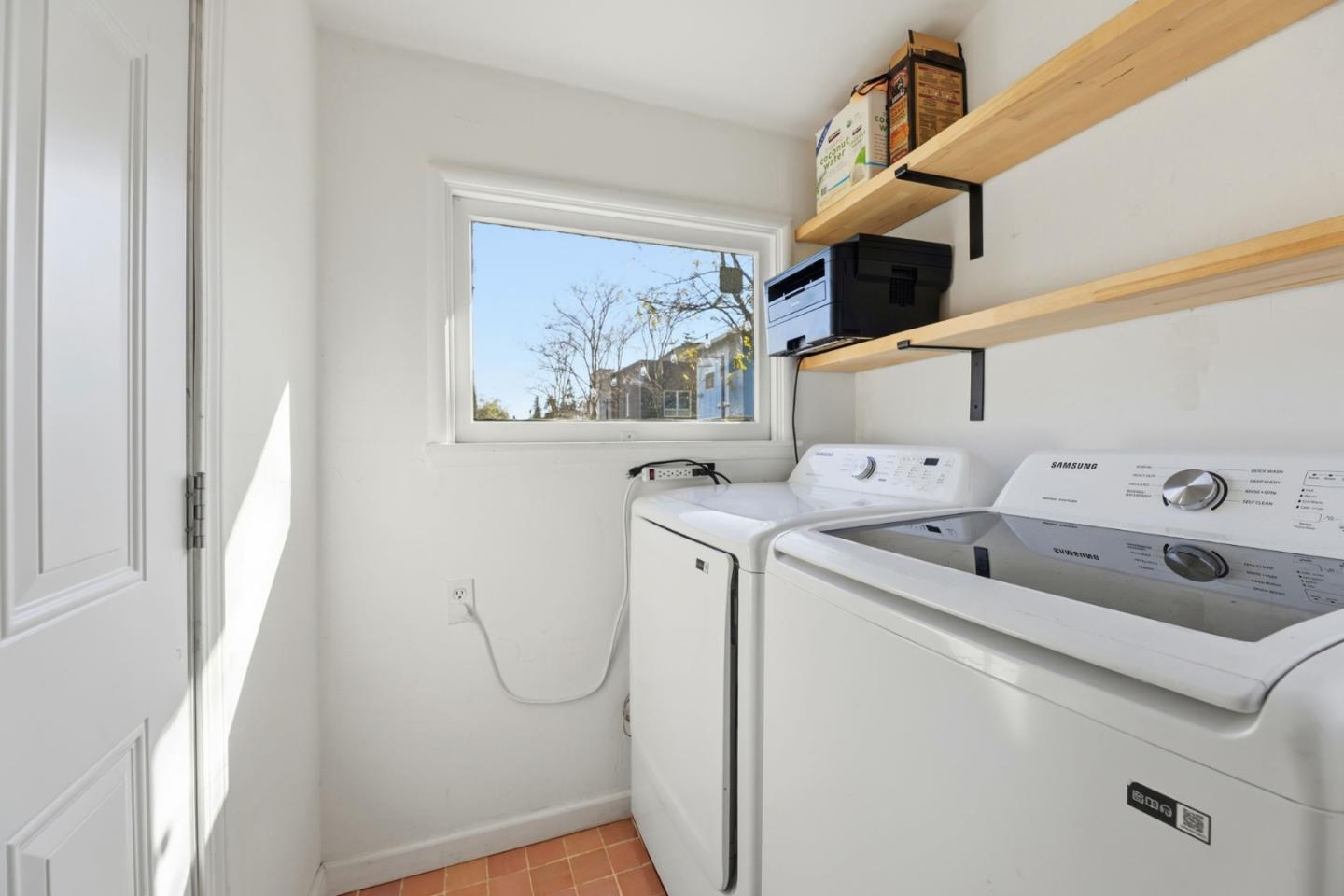 Detail Gallery Image 18 of 22 For 1000 81st Ave, Oakland,  CA 94621 - 2 Beds | 1 Baths