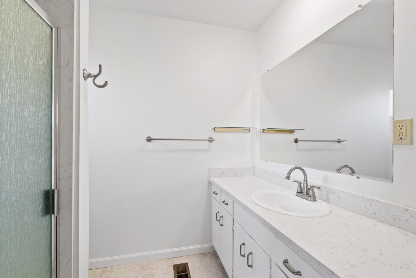 Detail Gallery Image 16 of 24 For 612 Alameda Ave, Salinas,  CA 93901 - 3 Beds | 2 Baths